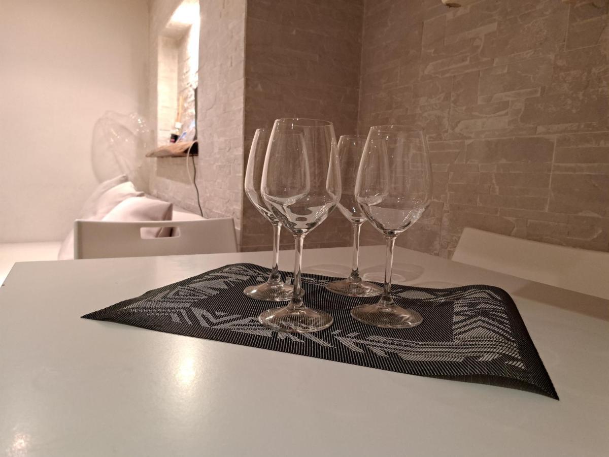 Toledo 27, A Due Passi Da Piazza Del Plebiscito Lejlighed Napoli Eksteriør billede